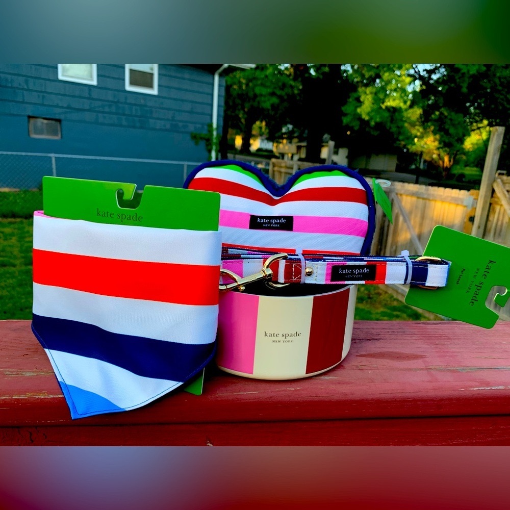 Kate spade pet stuff brand new in original packaging everything is included